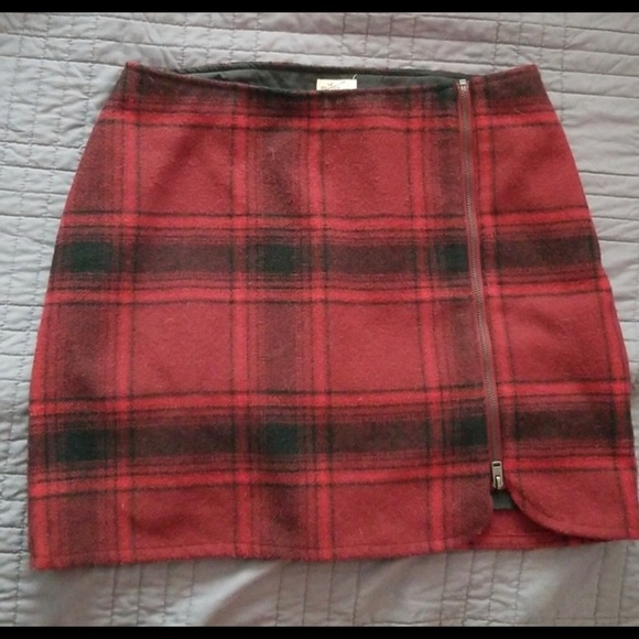 Hollister Dresses & Skirts - Hollister plaid mini skirt